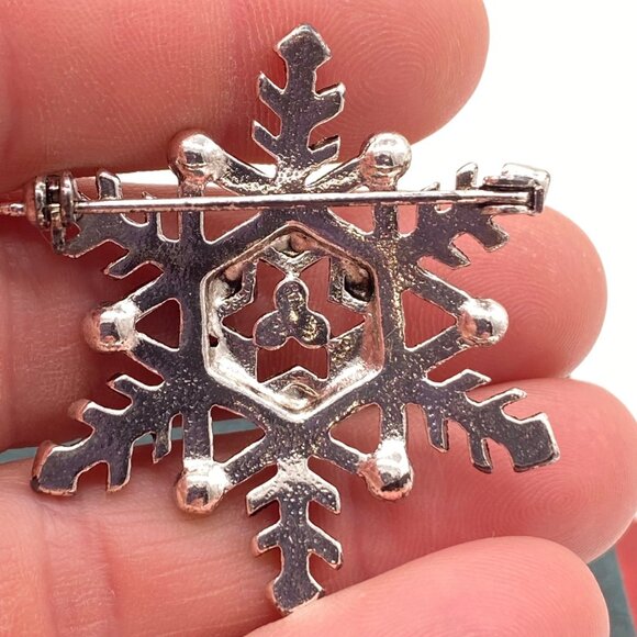 Vintage Rhinestone Snowflake Brooch Silver Tone With Green and Blue Rhinestones - Picture 9 of 10
